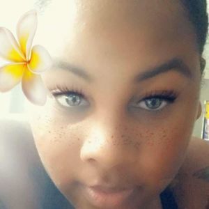 Meet your Posher, Shana